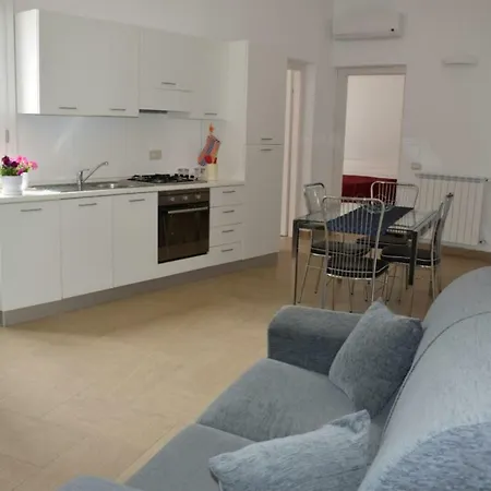 Fronte Del Porto Holiday home *