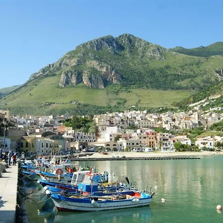 Fronte Del Porto Holiday home *